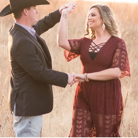 Gianni Bini Lace Romper Size Medium - Picture 7 of 7